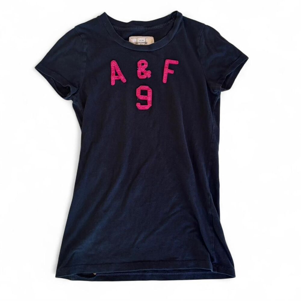preppy Abercrombie & Fitch baby tee with pink letter and number patches